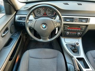 BMW 318d Touring Österreich-Paket